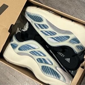 Yeezy 700 V3 'Kyanite'